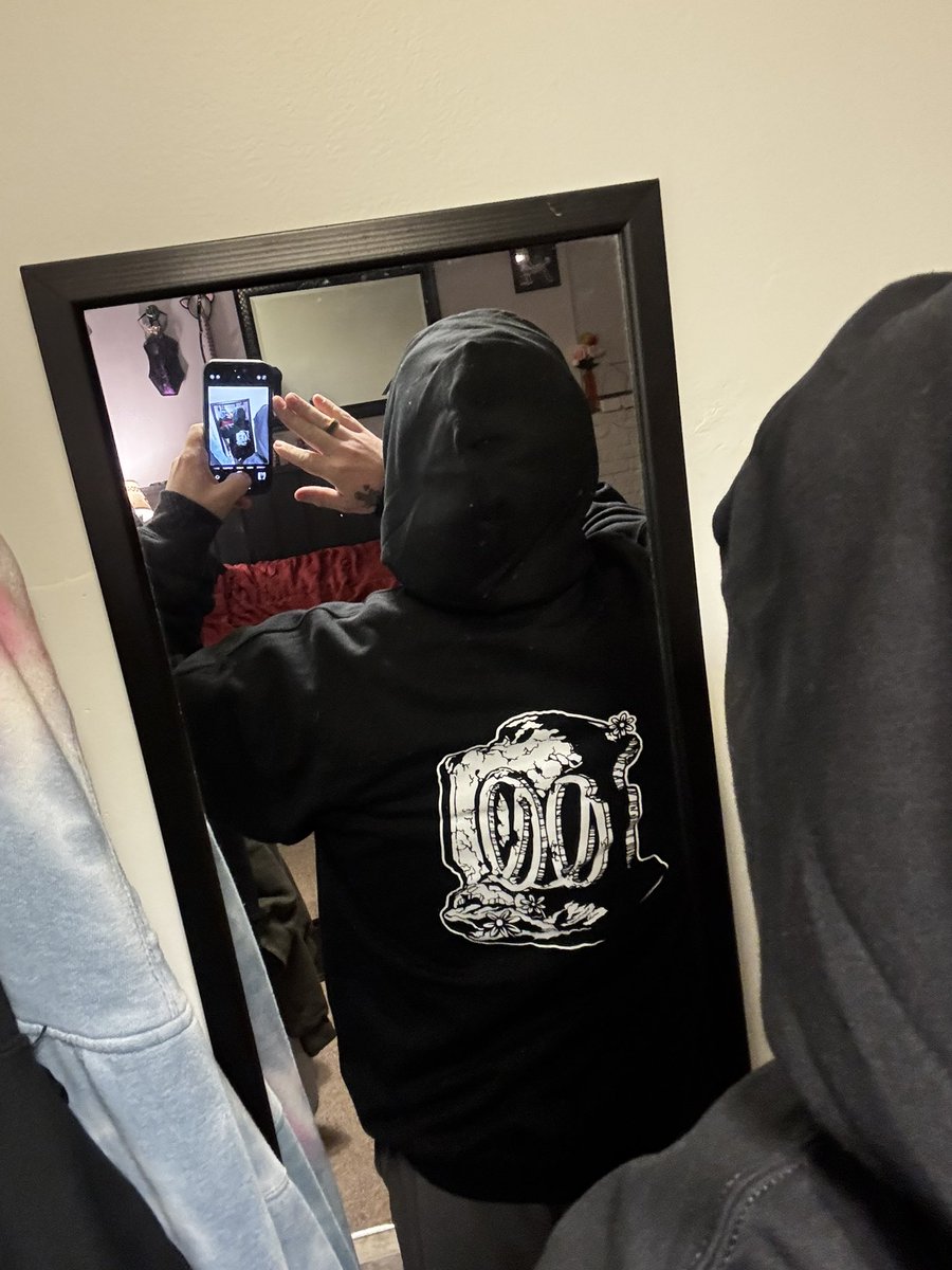 decarbmonkey's tweet image. Happy De[d] year! May 2025 be prosperous for all my homies!