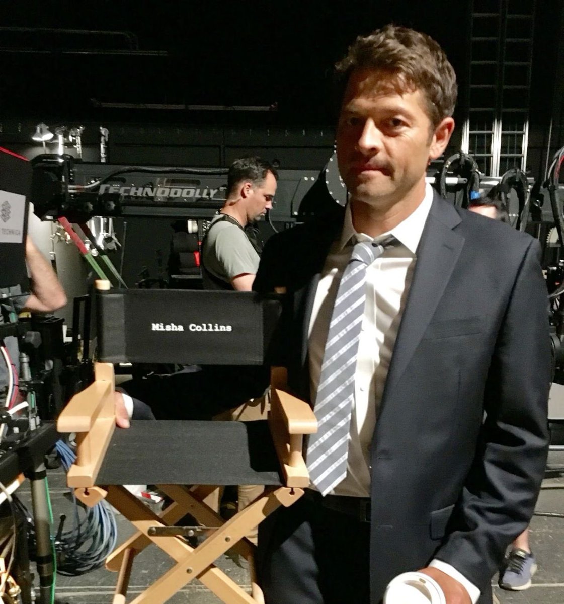 Daily_Collins's tweet image. I wish y’all a wonderful New Year. I hope it will be soft for you all. I wish us lots of chaotic Misha Collins! 

Thanks again for being so active here. I love you all 🩵