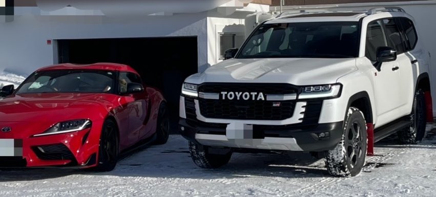 あけましておめでとうございます。

元日はお昼頃からいいお天気になってきたので、GRファミリーのエンジンをかけておきました。
なかなか乗れないのでバッテリーも心配ですが😅
今年はもう少し乗れたらいいなぁ

#TOYOTA