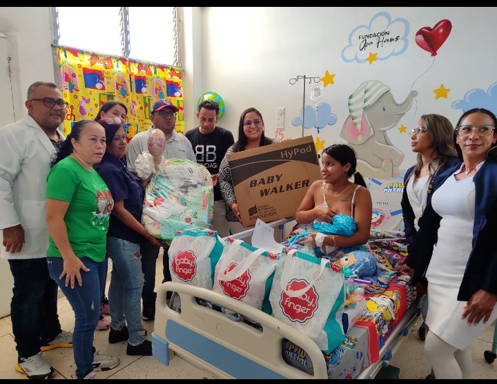 #01deEnero  El Alcalde Juan Carlos Sánchez y la Directora Jaibeth Durán junto a sus equipos le dan la bienvenida a Liam Josué Freites Fernández por ser el primer Victoriano Nacido este primero de Enero 2025.En el Hospital Benítez <a href="/DraShirleySalud/">Dra. Shirley Hernández</a> <a href="/juancarlospsuv/">Juan Carlos Sanchez</a>