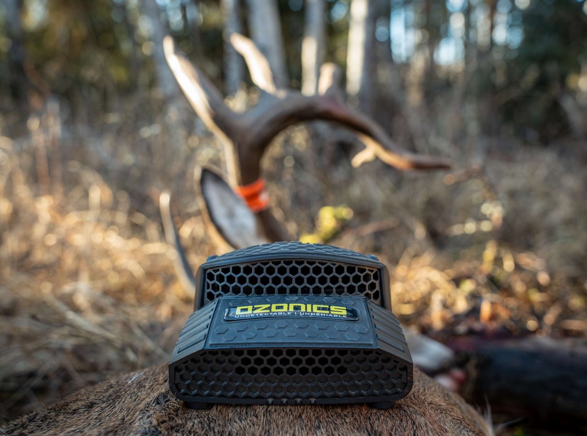 OzonicsHunting's tweet photo. A sight we hope you all see in 2025! Happy New Year!🎊
#ozonics #ozonicshunting #hunting #hr600 #bbd #newyear https://t.co/t9EGPXVDVg