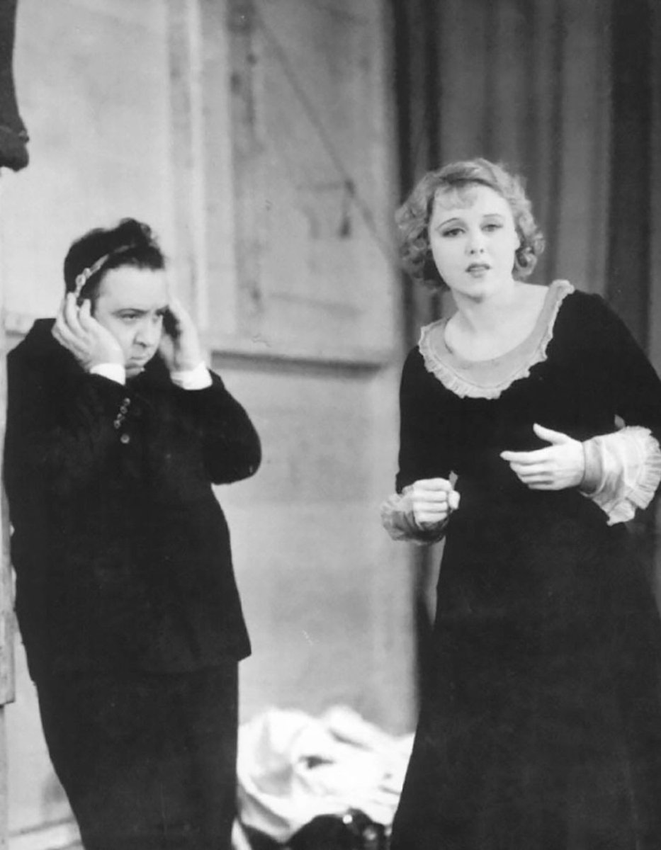 TCM_Party's tweet image. It&apos;s George Raft January (Tuesdays) + MLK Jr. Day 1/20, Was It All A Dream Fridays, New Voices in Cinema on 1/23, and Becoming Hitchcock on 1/15 &amp;amp; 1/22. Get your Now Playing links here ⏬ ^PG #TCMParty #SOTM 
🗓️ Monthly Highlights [PDF]: buff.ly/41WjgVC 
🎬 Programming…