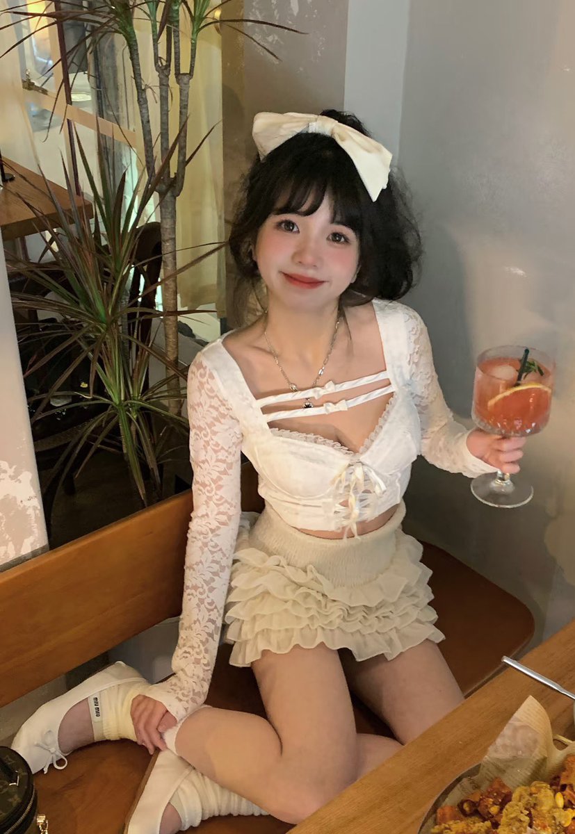 Sikaileeee's tweet photo. 带娃少妇，想要闻男s爸爸，还有聊天可以嘛 https://t.co/b1zJDWxuY3