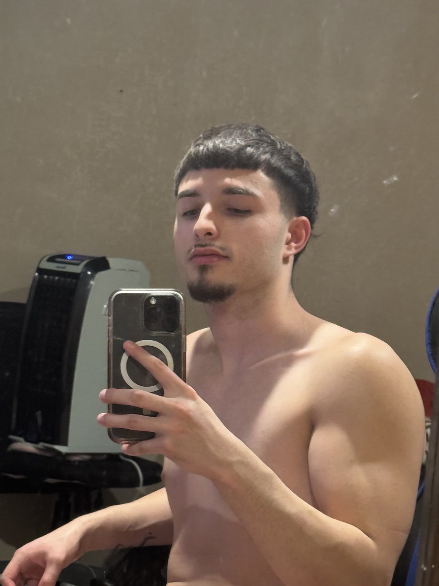 chris c🥇 tweet media