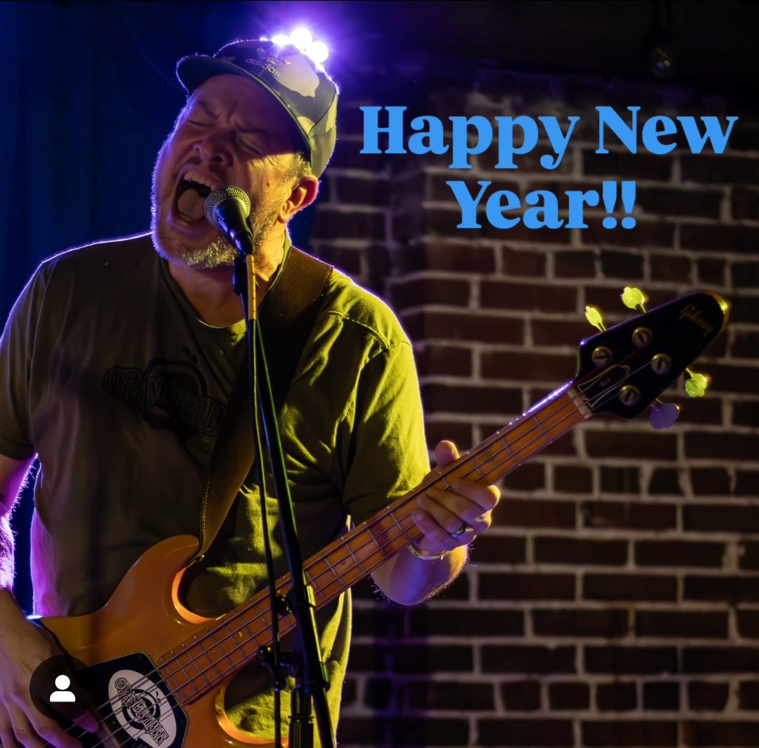 SecretCajunBand's tweet photo. Hot Dog wants to shout Happy New Year at you. Your welcome. See you in 2025!
(photo by @lrprofeta) https://t.co/YKm29LatZO