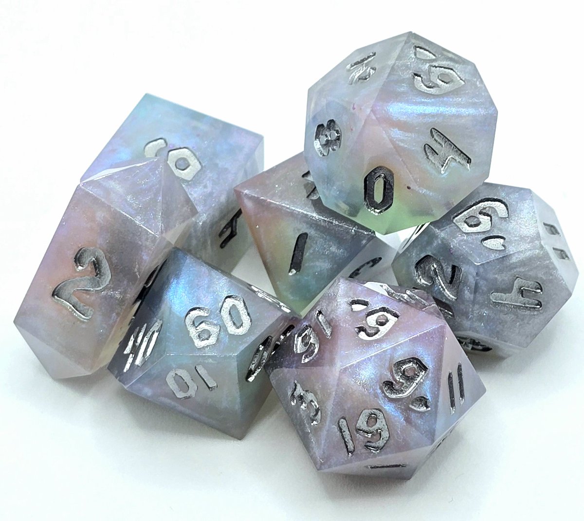 AislynMcgregor's tweet image. The "Changeling" #dice set from @Ithireal_Dice
#DiceNightSpotlight