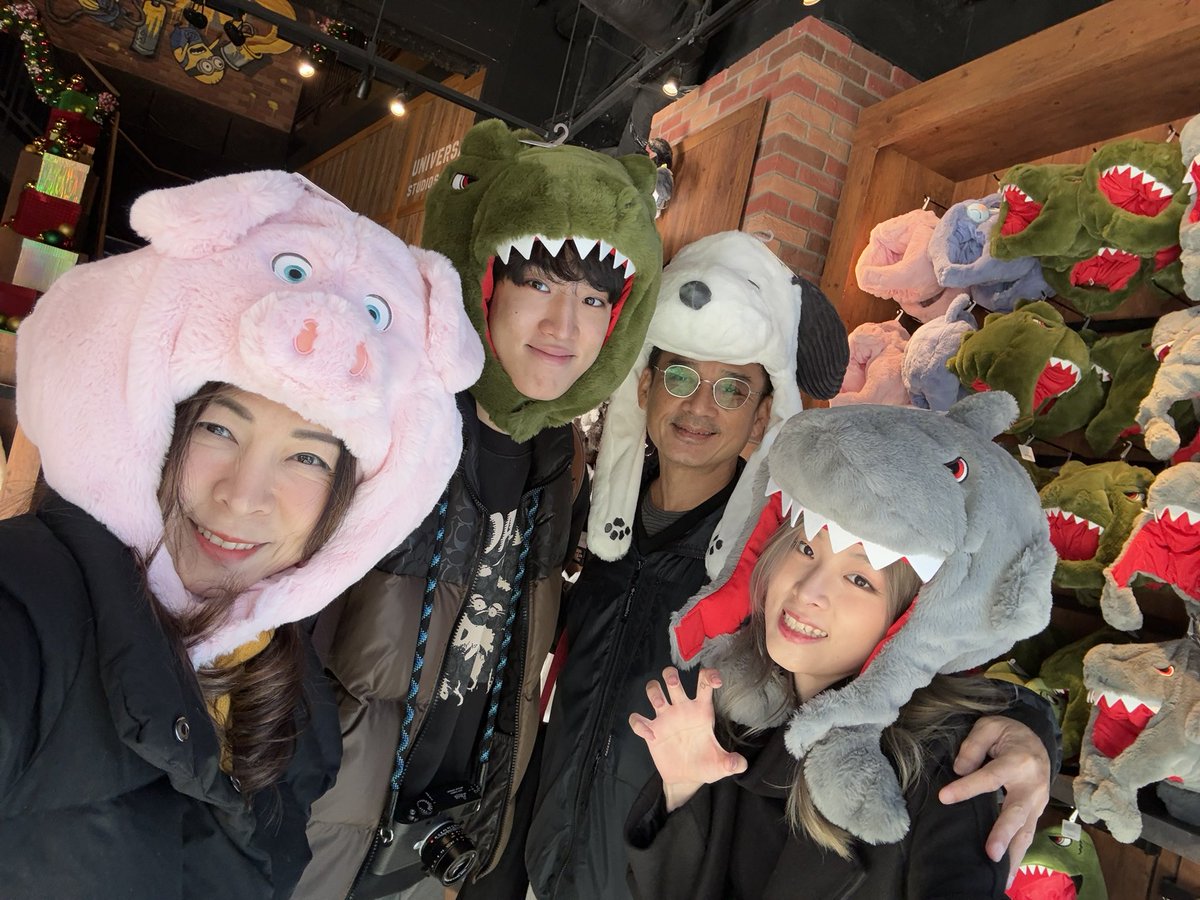 NYaa59's tweet image. 🐷🦖🐶🦈 Happy NY 2025 ^^

@alan_pasawee 
@ningjdp