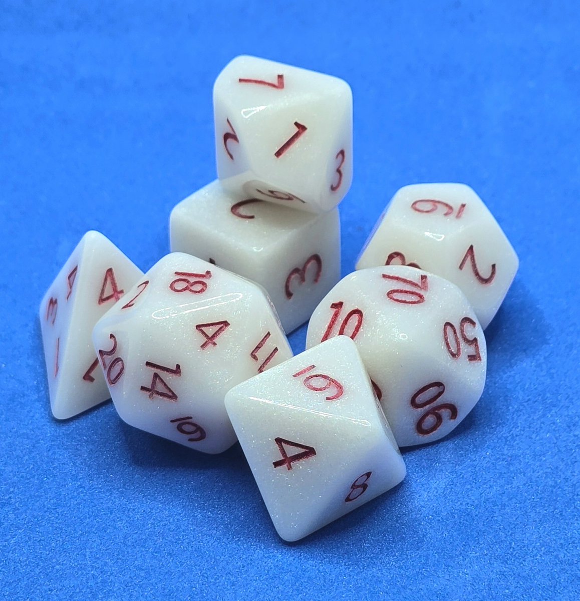 AislynMcgregor's tweet image. The "Pure Knight" #dice set from @GateKeeperGamin, inspired by Sir Galahad of Arthurian legend
#DiceNightSpotlight