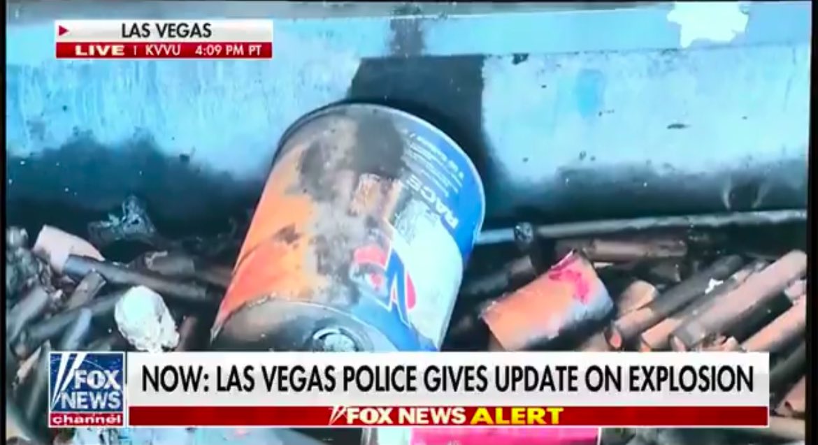 WarrenMXShow's tweet image. looks like a Vegas MX fan tried to blow up the Trump hotel…