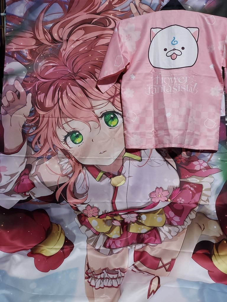 11月に先行受注したくそでか、みこちの超ビッグ、パイプ無しタペストリー【140×200㎝】
少しですが一回だけ再販しました
こちら最終頒布となります
無くなり次第終了です

https://t.co/ghHisonLvJ 