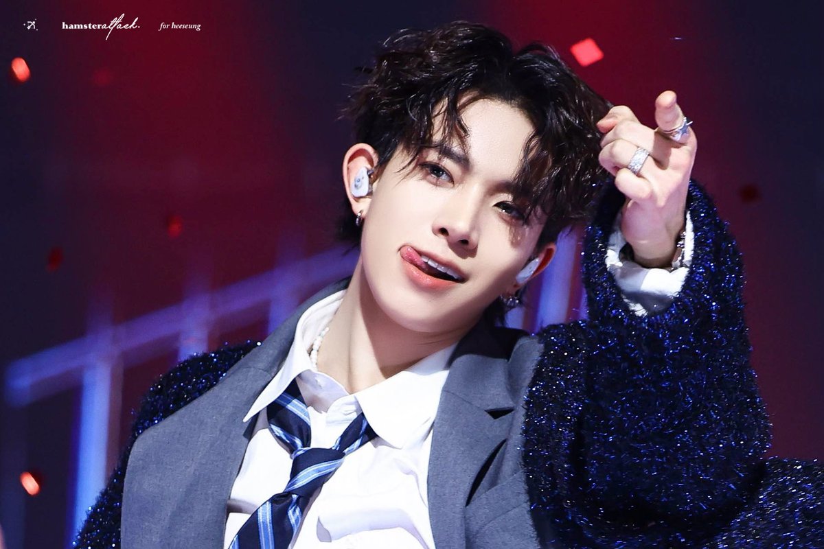 hamsterattack01's tweet photo. 241231 MBC

🐶

#엔하이픈 #희승 
#ENHYPEN #HEESEUNG #ヒスン https://t.co/62SHpLWA1S