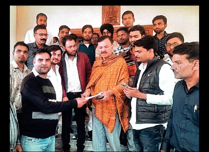 AcadamyM's tweet photo. #हम हे दंडवत सुने सरकार

#मप्र_वर्ग1_शिक्षक_2023_पद_बढ़ाओ

#मप्र_वर्ग1_शिक्षक_2023_पद_बढ़ाओ

@jitupatwari 
@INCMP 
@awanish_INC 
@ASinghINC 
@digvijaya_28 
@pcsharmainc 
@KKMishraINC 
@HIRA_ALAWA 
@MlaDKamleshwar 
@mitendradsingh
@sajjanvermaINC 
@VikrantBhuria 
@KunalChoudhary_ https://t.co/GozeH7nsTJ