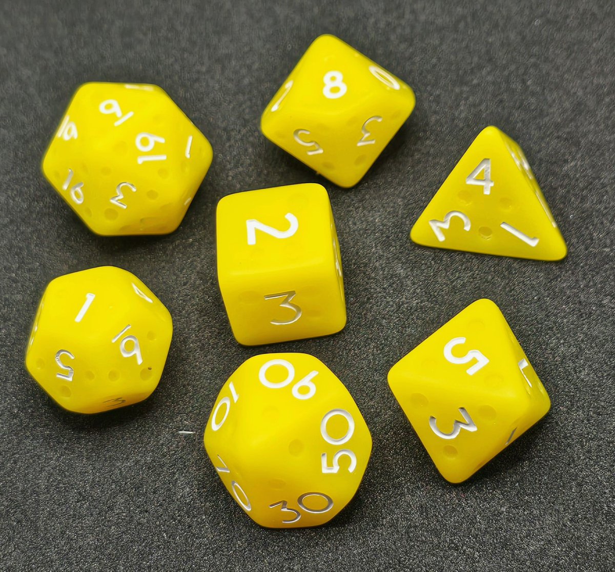 AislynMcgregor's tweet image. If it already wasn't a struggle for a dice goblin to refrain from eating dice, how about a set that looks like cheese? 🧀🧀🧀
#dice #DiceNightSpotlight