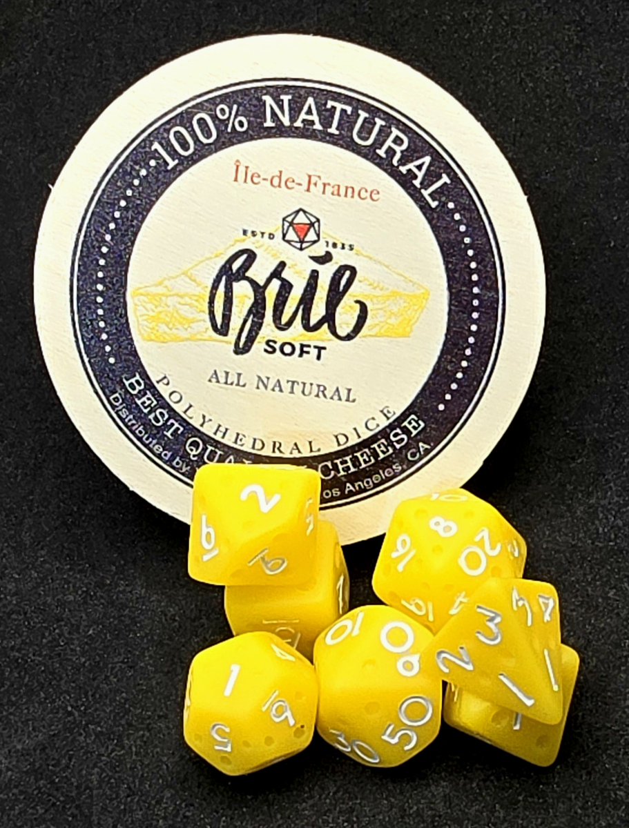 AislynMcgregor's tweet image. If it already wasn't a struggle for a dice goblin to refrain from eating dice, how about a set that looks like cheese? 🧀🧀🧀
#dice #DiceNightSpotlight
