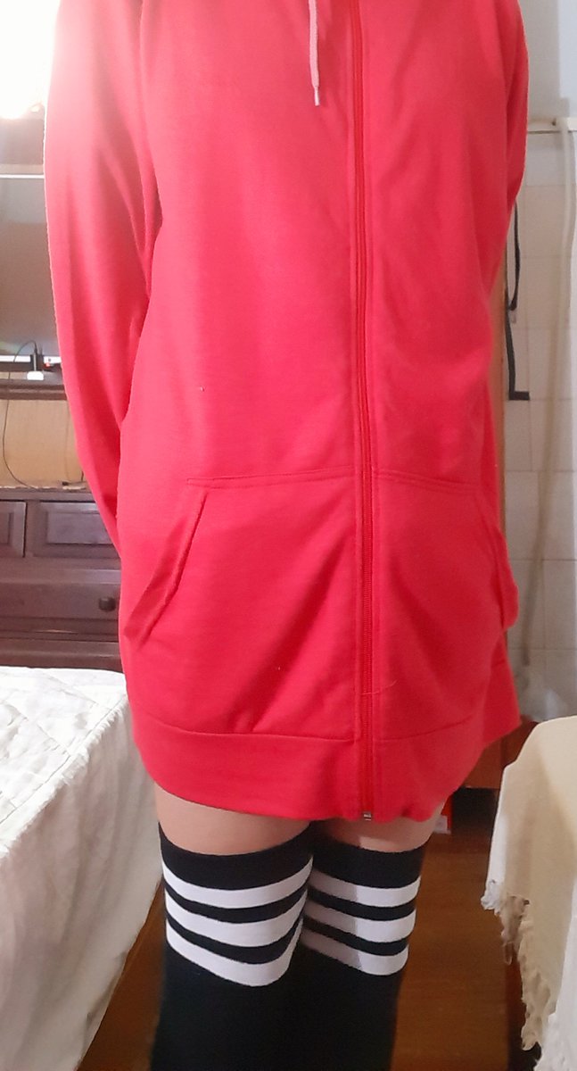 Cuando te gusta la ropa más grande que la tuya :3