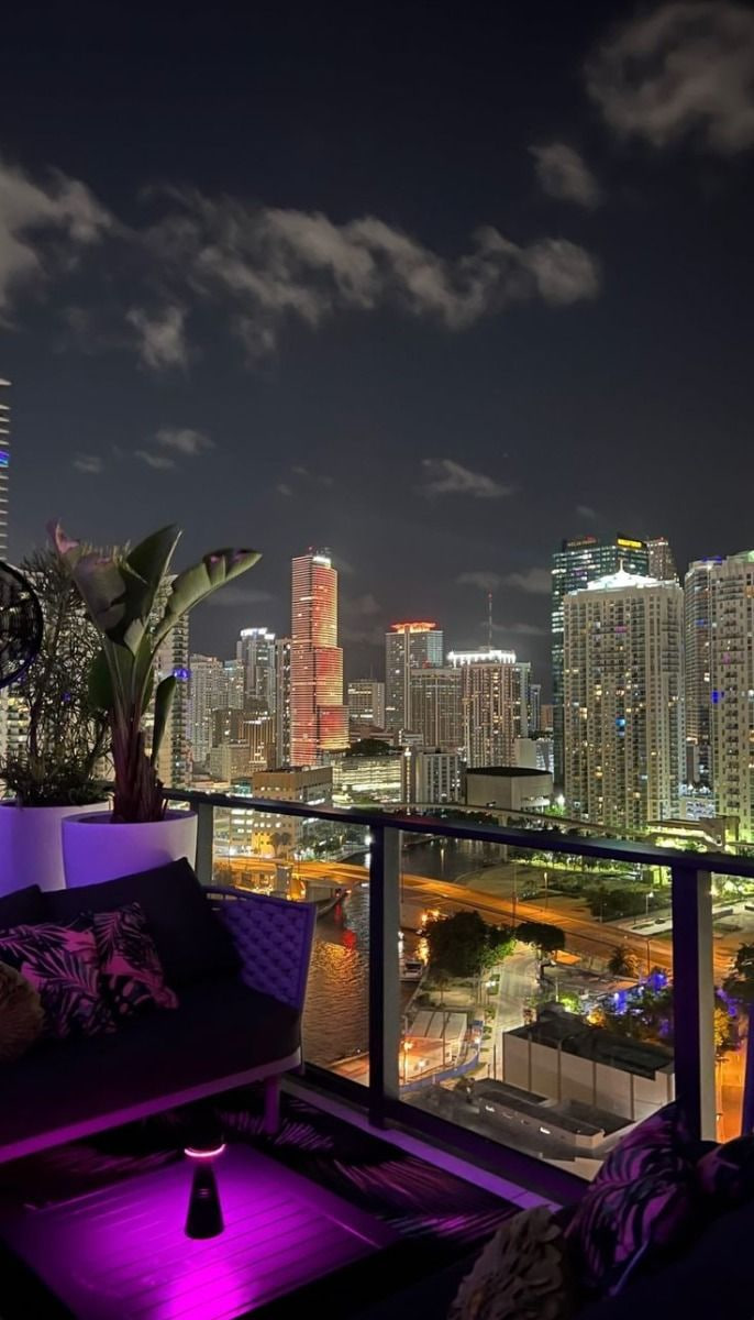 kingbrain's tweet image. Night out.....
#nightout 
#USA