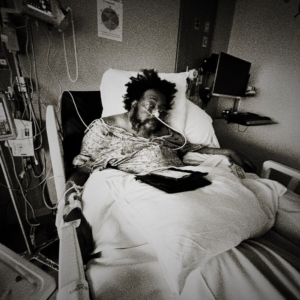 KVNDRY's tweet image. I feel like the table has been flipped on my life, right down to my identity. Who am I without my brother? There's no-one else who knows everything and is in my corner. Who's my soundboard and my mirror? His death is my own death.