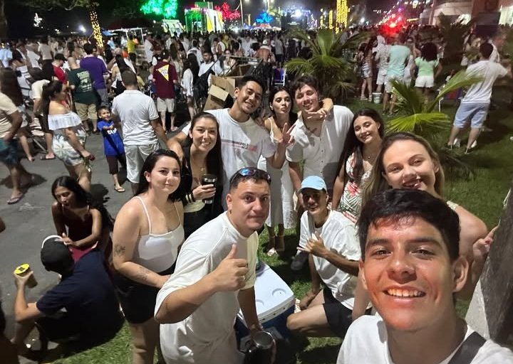 laisbiteee's tweet image. amo voces