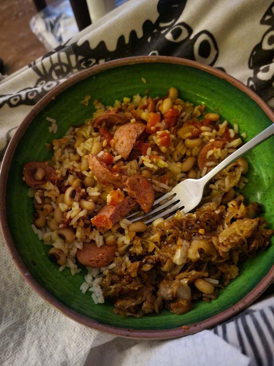 Fogot pics of New Years  breakfast biscuits and gravy. But remembered after I started eating diner so looks a hot mess but tastes delicious my version of Hoppin John and fried cabbage

#twittersupperclub