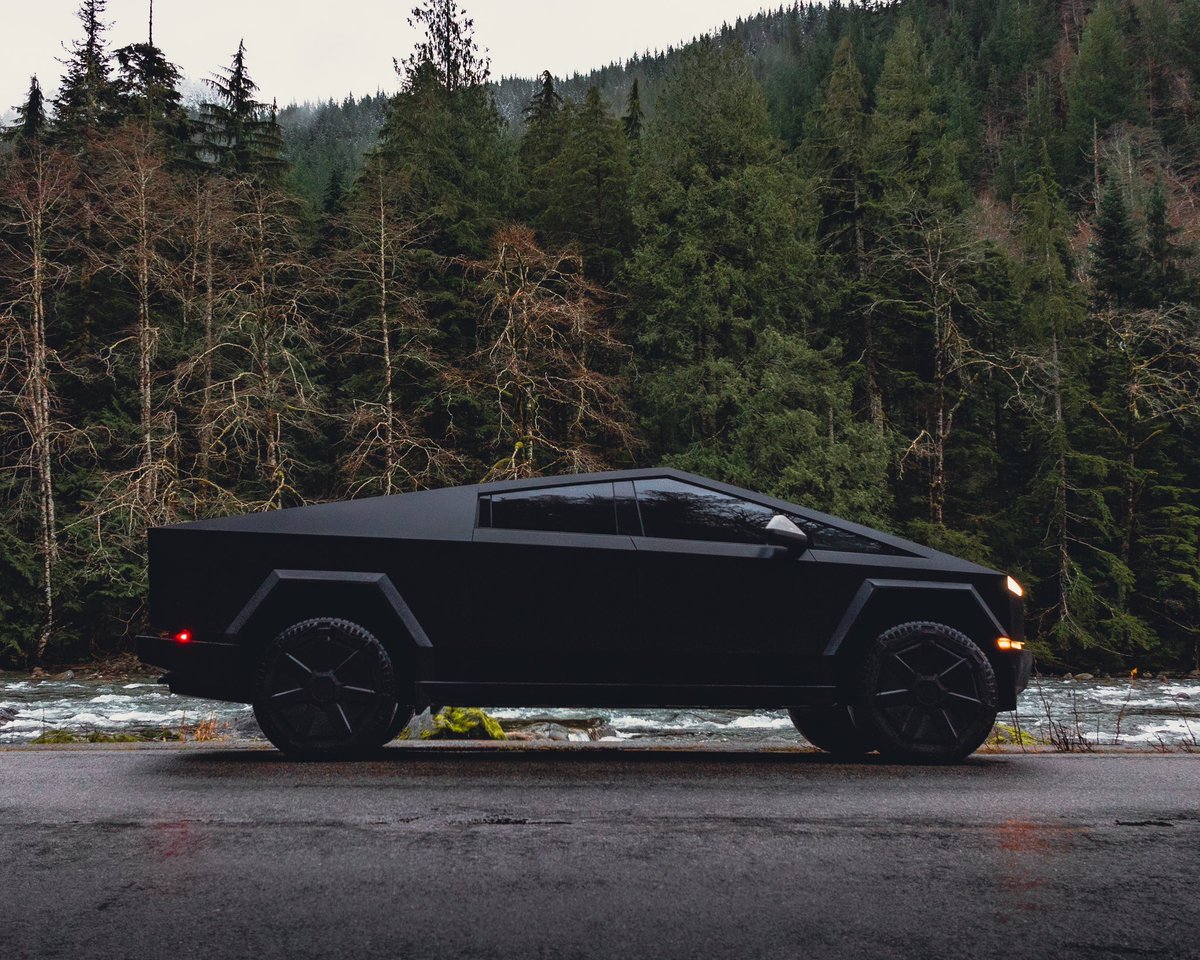 Having a hard time finding a bad angle 🤷🏼‍♂️ <a href="/cybertruck/">Cybertruck</a>