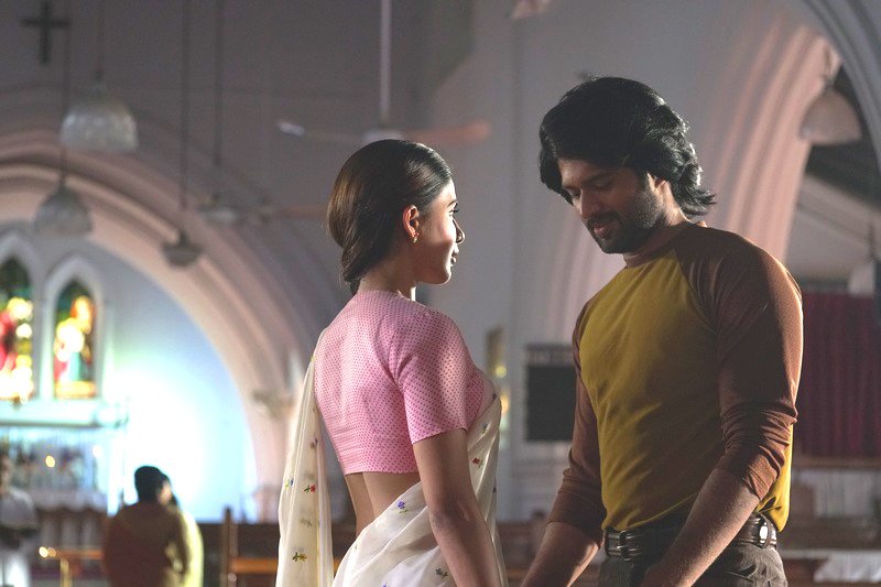 VDuhdOffl's tweet photo. #Mahanati working stills ❤️‍🔥

🔗 https://t.co/Xy6MdMYxjb

#VijayDeverakonda @TheDeverakonda https://t.co/dAil55reYm