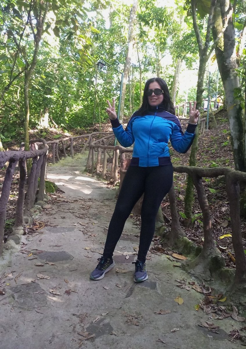 En contacto con la naturaleza, vibrando alto. 🍃🌳☘️