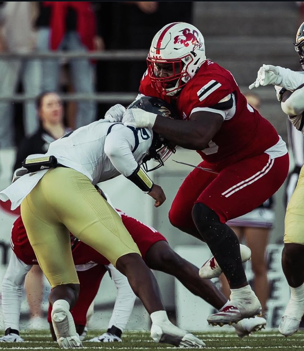 Blessed to receive and offer from Jacksonville state 🙏🏽!