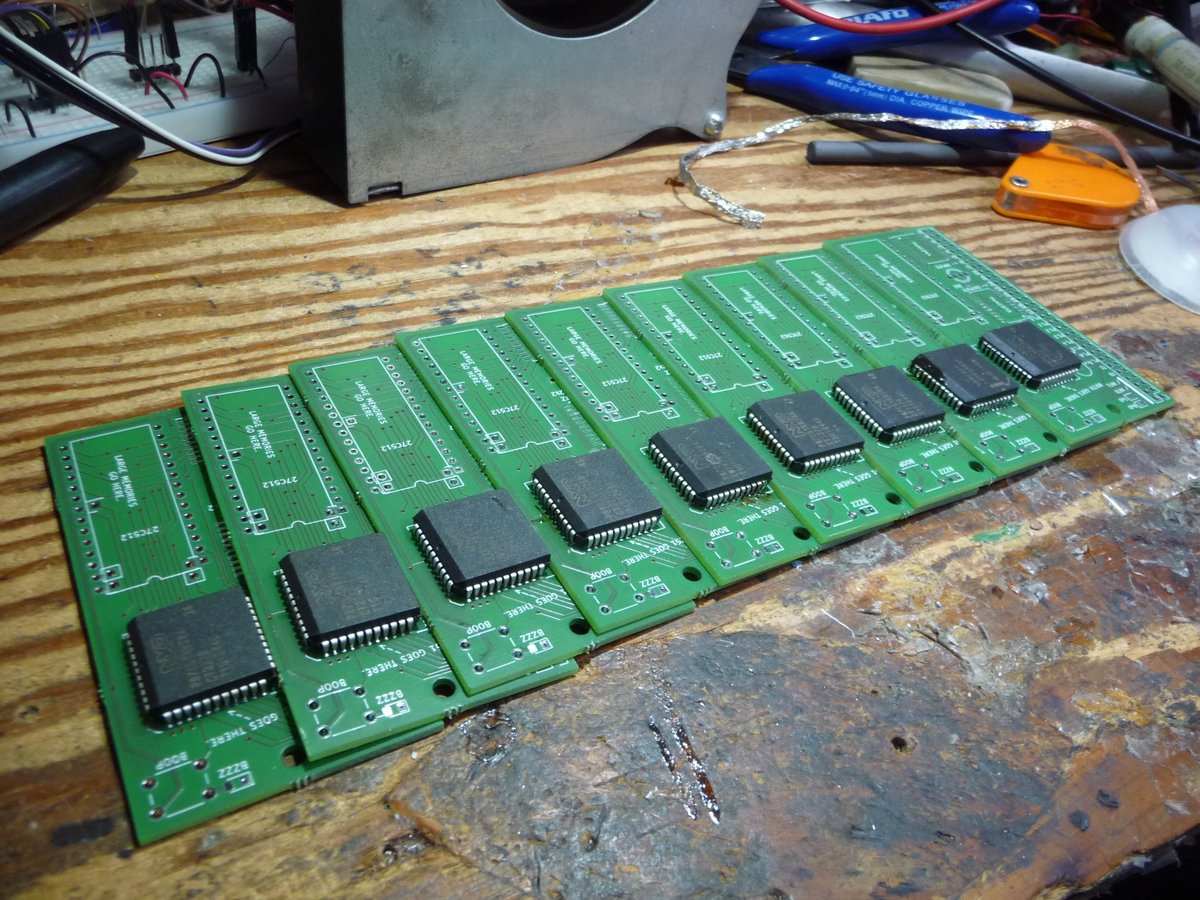 😱🤣😅
PCB assembly!
Here I'm getting the PLCCs mounted to the <a href="/AislerHQ/">AISLER</a> boards I just got!
Good boards! no blistering! (and good Rue for not going wild on the temperature) 😁