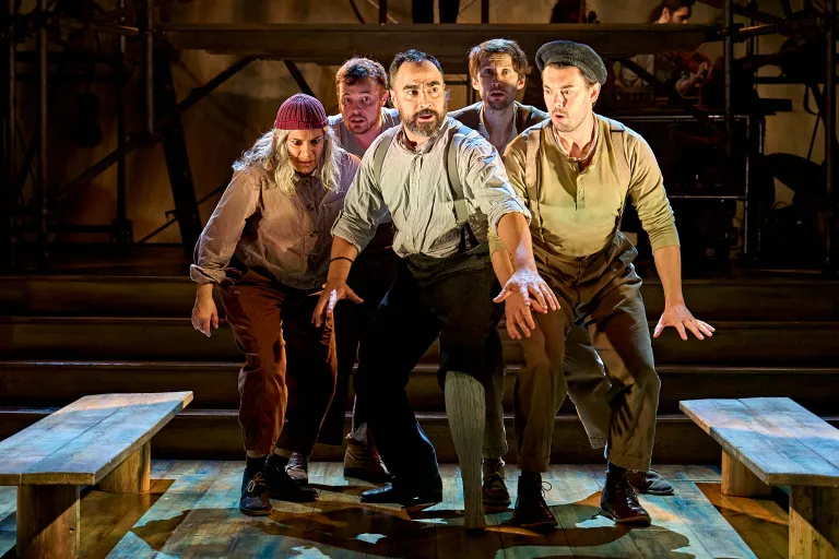 thespyinthestalls tweet media