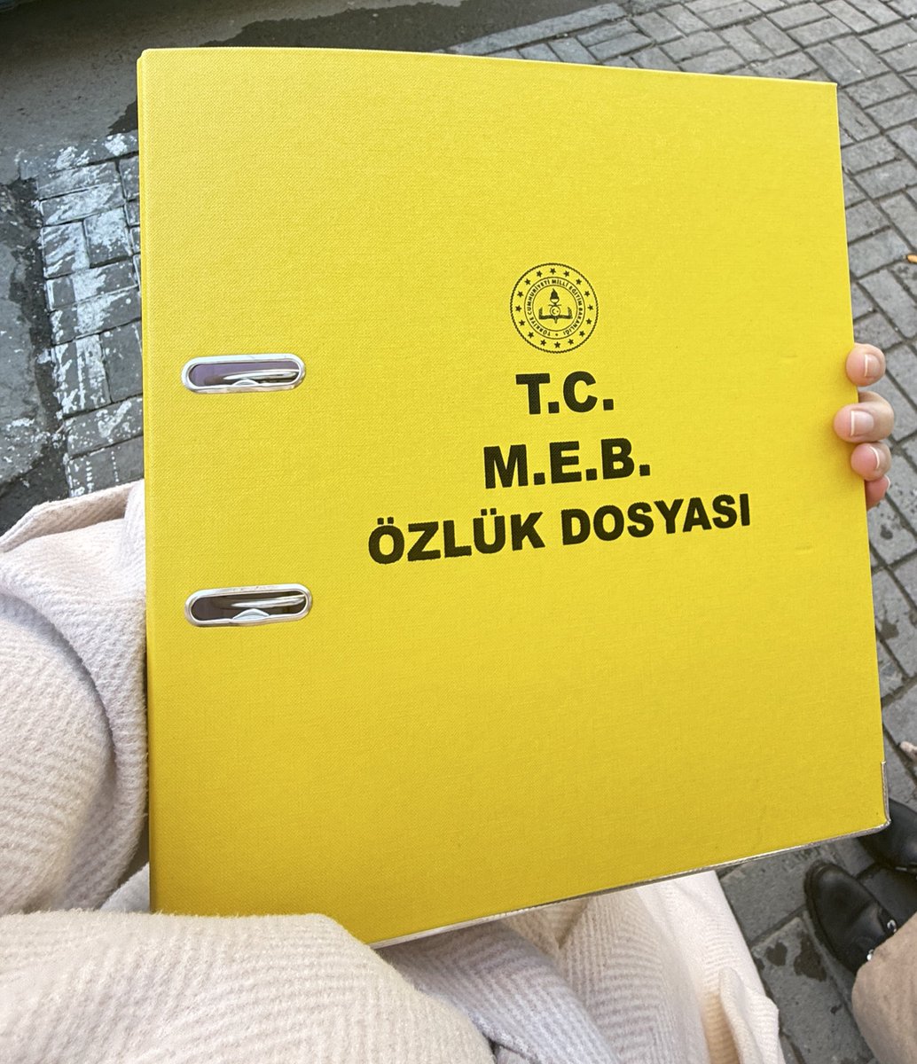 Hilalklyc34's tweet photo. Kurtlar Vadisi Operasyonu Bitmiştir🫠
Bu kız artık 657’ye tabii 👉🏻👩🏻‍🏫👈🏻 https://t.co/f2psVD59S5