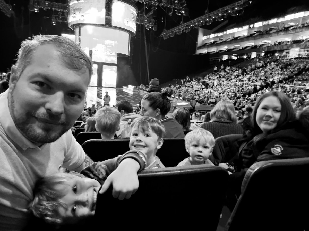 Family morning out to see <a href="/DisneyOnIce/">Disney On Ice</a>  Road trip here at <a href="/TheO2/">The O2</a> the kids are looking forward to seeing all the Disney characters from all over the years #disneyonice #DisneyOnIce2025 #howmanyholidaysthisyeartodisney #aunnalpassholders #familyholidays #familyfuntimes 🪄🧚🧞‍♂️✨