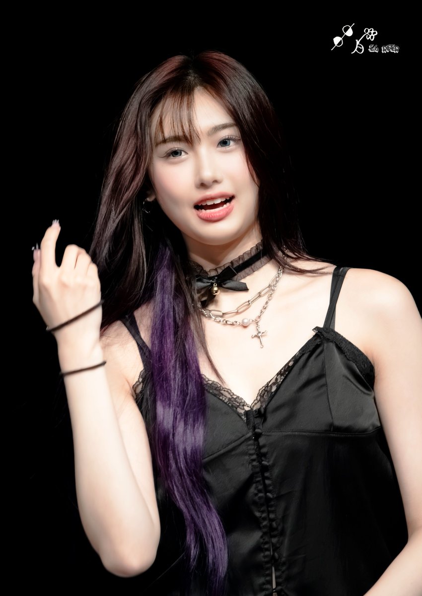 EVERGLOWRIDER's tweet photo. 240720에버글로우 좀비 팬사인회                    #EVERGLOW #에버글로우 #ZOMBIE #좀비 #아샤 #허유림 #윰댕 #윰냥이 #AISHA #샤샤샤 #아샤벨라 #플라밍고 https://t.co/dw7GmSjsxn