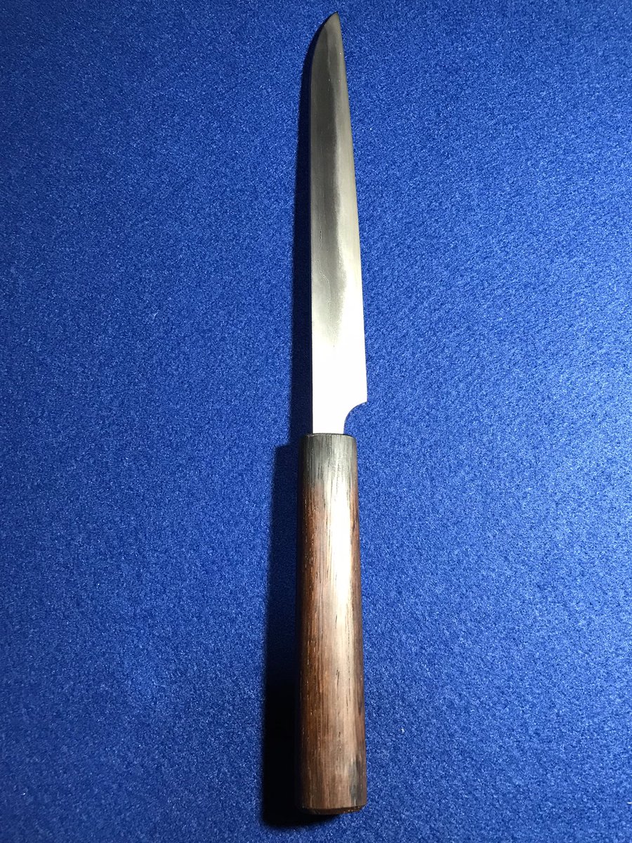 wdsssd222's tweet photo. ペティナイフ【清明】、柄を付けました。

銘　光啓
　　令和七年元旦

刃部　玉鋼製
柄部　鉄刀木製 https://t.co/wJnXh46j6P