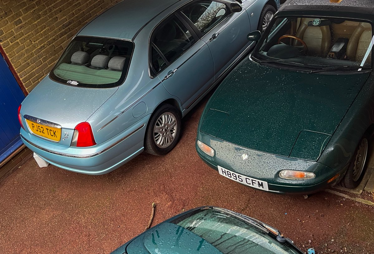 Rather embarrassingly I thought the Eunos Roadster had another month of MOT on it, and I was about to tax it and take it for a drive as its nice before the snow.
Turns out it ran out back on December, when I SORNED it, so Ive owned it 13 months, not 12 as Id thought...oops