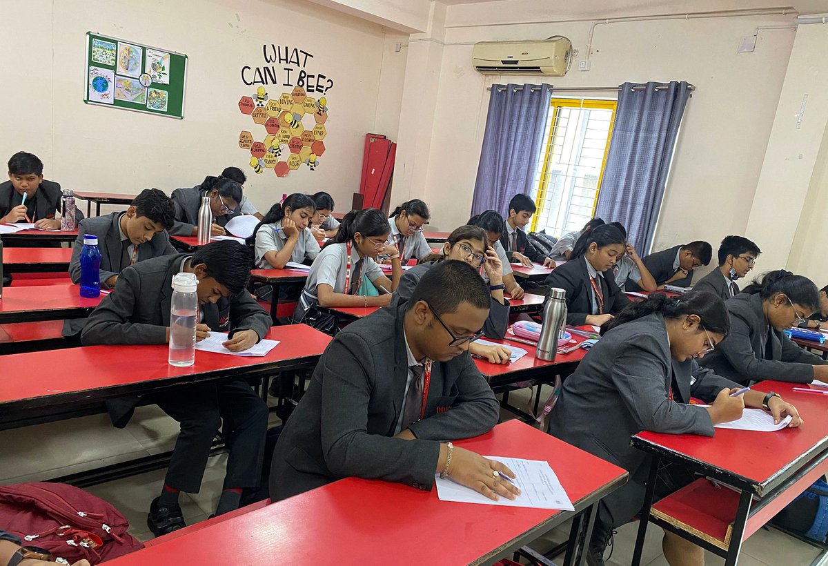 odmpublicschool's tweet image. 🌟Quiz Competition at ODM Public School: Igniting Young Minds! 🌟
ODM Public School organized an exciting Quiz Competition for Grades IV to IX, designed to nurture curiosity, and foster critical thinking among students. 🧠✨
#QuizCompetition #ODMians #LearningThroughFun