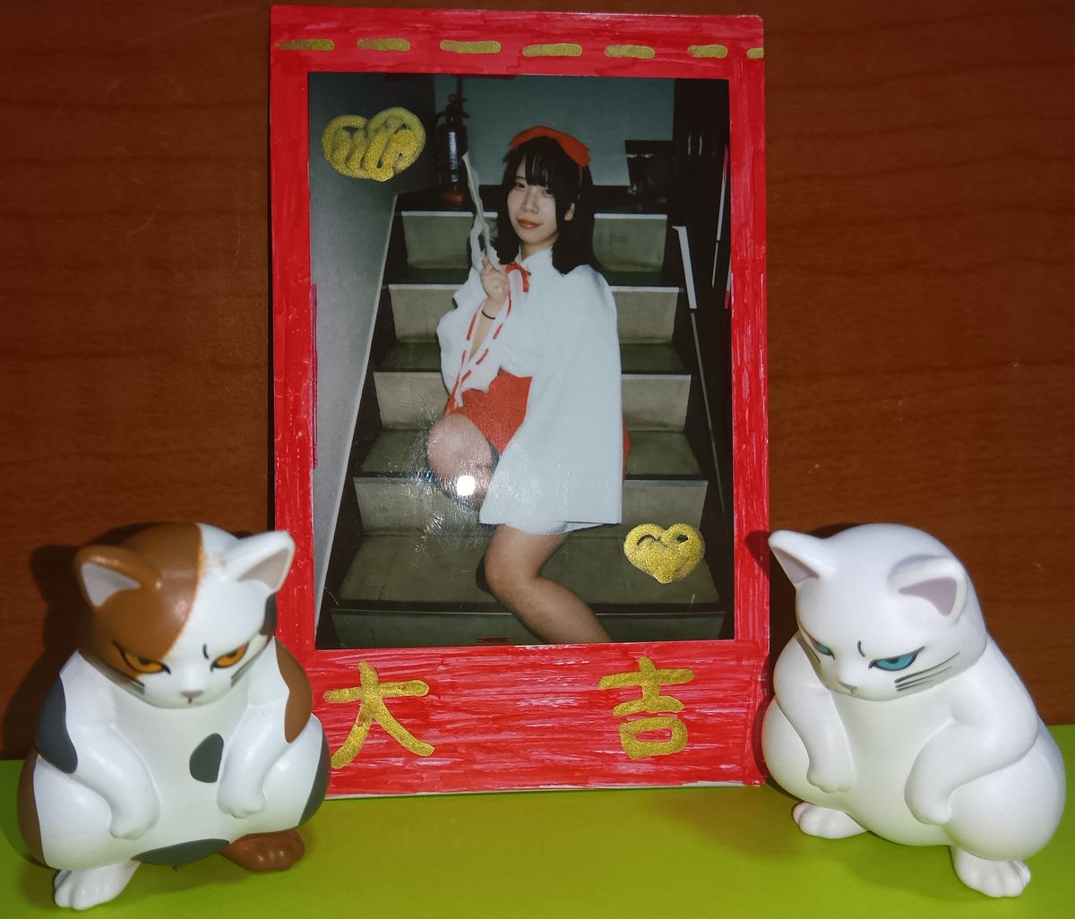 nobo197002101's tweet image. 1月2日 チェキ📸＆諸々
 #Seeka に初めて行ってまいりました🙇‍♂️
前回初期メンの物販にお邪魔出来ずだったのでご挨拶に🏃
「今日Tsumuいないよ」や「ライブの時に振る色間違えてた人？」と💦
そしてお正月！と言う事で、お雑煮や辛味もちまでご馳走になりノベリティやお年玉まで✨
有難うございます🙇‍♂️🙇‍♂️