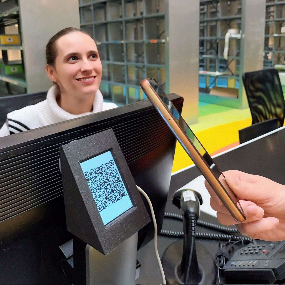 ✨ Nový rok s novými a moderními službami - registraci a její prodloužení na našich pultech nyní zvládnete i s pomocí #eDoklady! 📲  Rychle, jednoduše a bez zbytečných formalit. Vaše cesty za vědomostmi tak budou v #NTK ještě hladší! 😎