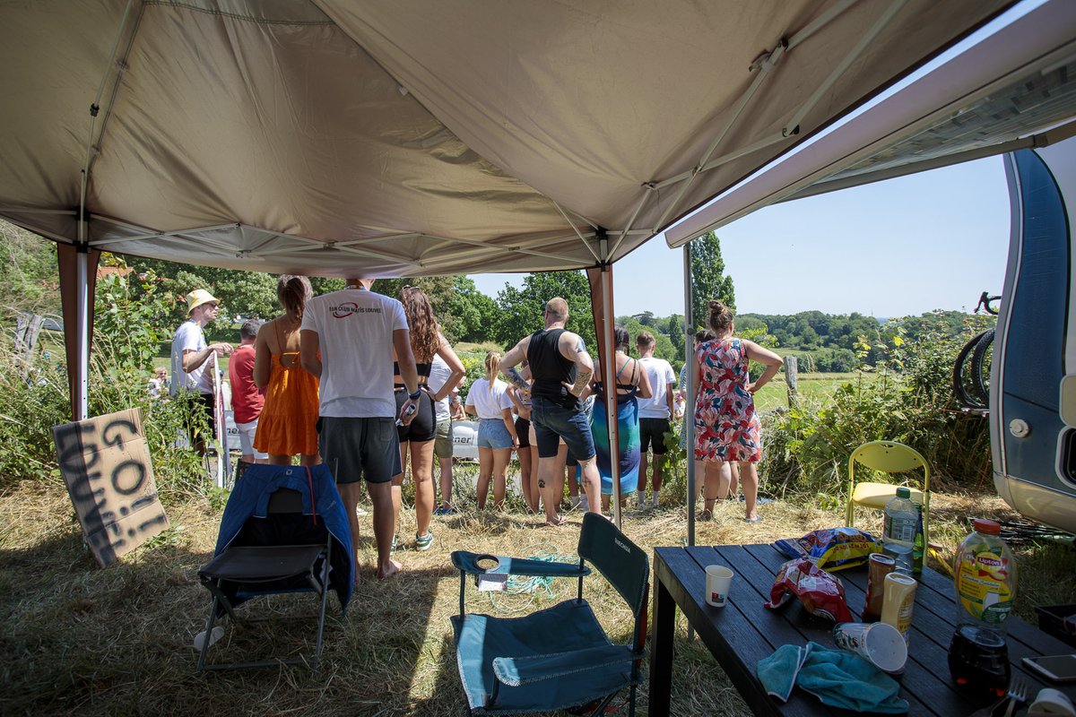 CollectifDr's tweet photo. Reportage “Supporters” de Laurent Mayeux à retrouver dans le livre photo DR#4 sur notre site internet [https://t.co/kLsj8izFrk ](https://t.co/kLsj8izFrk  "/linkBuilder_7HWVmDTCnUTieEw5hoP5KR") https://t.co/RozMmPHDmd