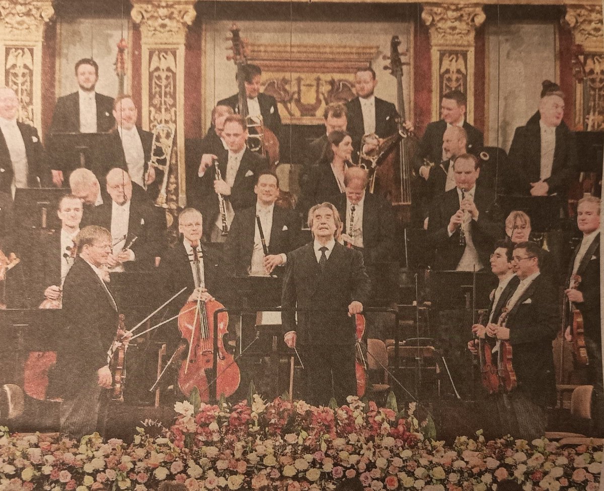 CruzPerella's tweet photo. #Dia2
Mucho hablar de la #Gorda #Lalachus en X pero no encuentro ninguna referencia respecto a que #RicardoMuti decidiera introducir en el #ConciertoDeAñoNuevo el vals de una #compositora por primera vez.
#Ferdinandus
#ConstanzaGeiger https://t.co/L1bv3VmORJ