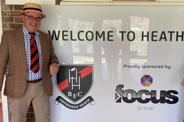 Happy New Year &amp; huge congratulations to Mark Newey, president of <a href="/HeathRugbyClub/">Haywards Heath RFC</a> who has been awarded an OBE for his long time services to grassroots rugby in the King's New Year's honours. Lovely to see a fantastic member of the community recognised 👋#rugby #CommunityImpact