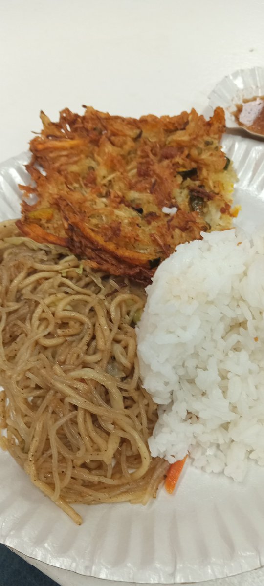 GetReed_Ranger's tweet photo. Panihapon after New Year
Combo = okoy + bam-i + rice
#okoy
#lamipakaniokoy
#imy https://t.co/vt56nTJm5N