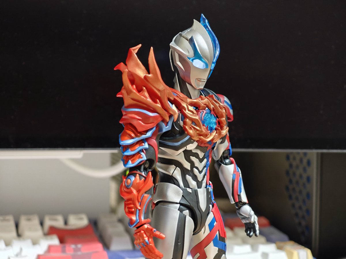 布鲁可Blokeesウルトラマンブレーザー ファードランアーマー！ 右腕を