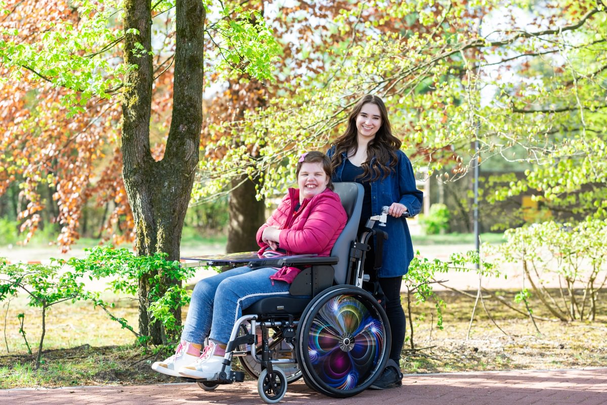 Goede voornemens? Ga bij Amerpoort-Sherpa aan de slag als vrijwilliger. Er is altijd wel iets te doen. Kijk op amerpoort.nl/vrijwilligers of e-mail naar vrijwilligerswerk@amerpoort.nl.