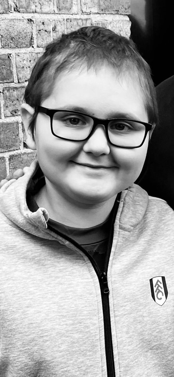 Ivan_berry's tweet image. Heartbreaking news for the Fulham Family.I was lucky enough to know Zach. The bravest, sweetest kid you could ever meet. Tragically he has lost his 3 yr battle with leukaemia.

Let’s get a 13th minute applause going this Sunday for one of own! Pls share and let’s make this happen