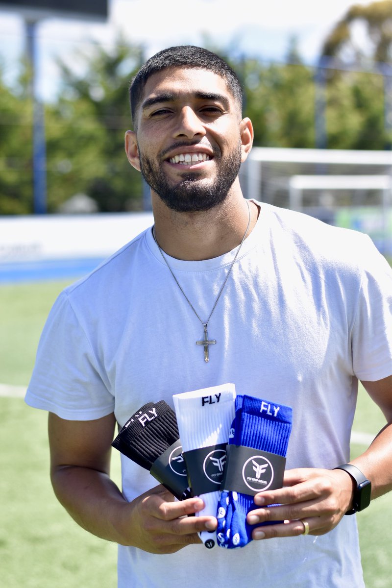 travisxgraham's tweet photo. 𝐆𝐑𝐀𝐇𝐀𝐌 𝐱 𝐅𝐋𝐘 𝐆𝐑𝐈𝐏 𝐒𝐎𝐂𝐊𝐒⚡️

I’m thrilled to partner with Fly Grip Socks, the best grip socks in performance and style. Their non-slip grip technology ensures you stay grounded, no matter what!

Looking forward to wearing these in the 2025 season😤

#flygripsocks https://t.co/HB6CdoyFe4