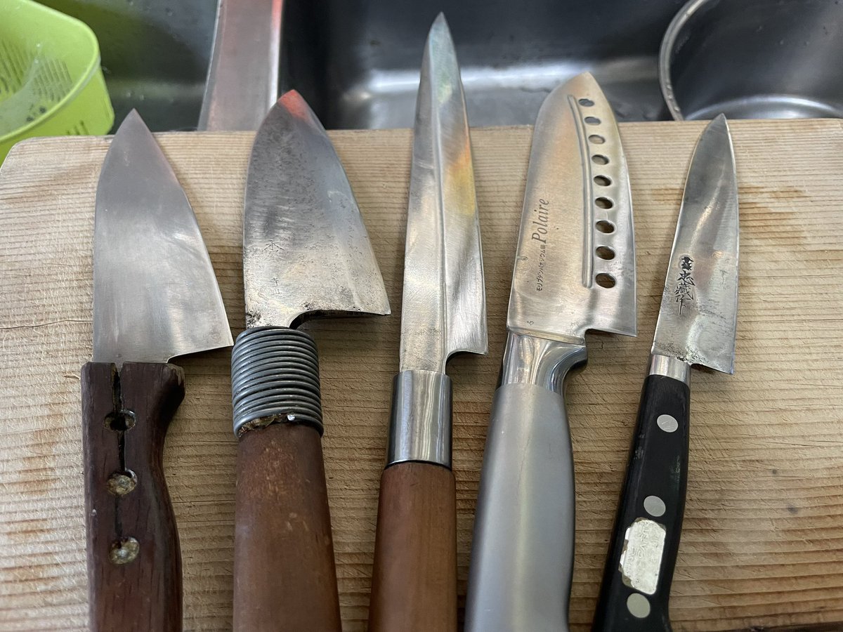 元旦早々包丁研ぎ🔪

🐟🐟大漁祈願🐟🐟
釣ったら食べる
寒いのでしばらく無理ですが！
大漁ならお裾分けします

暖かくなるまでお待ちください