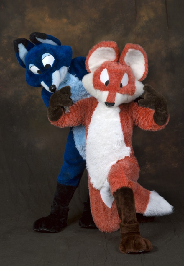 BleatrKropotkin's tweet photo. I really love the fursuits of Shawn Keller, who I think may have been one of the first prominent makers, they're like straight out of a golden era Disney film, which makes sense considering he was a Disney animator https://t.co/qdsM1HMbE8