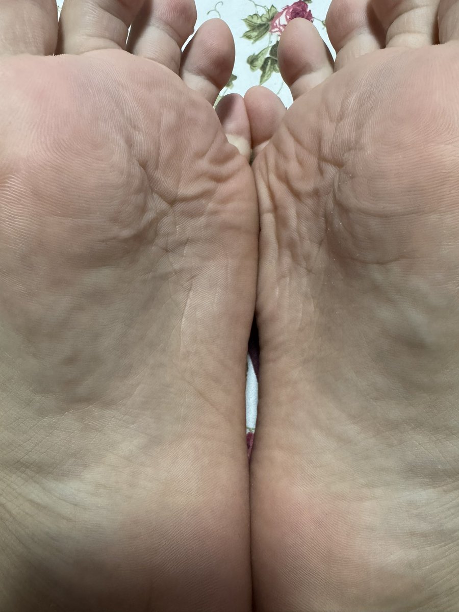 福利姬云朵小羊的原味屋分享的黄推图片2 - 网红私拍内容