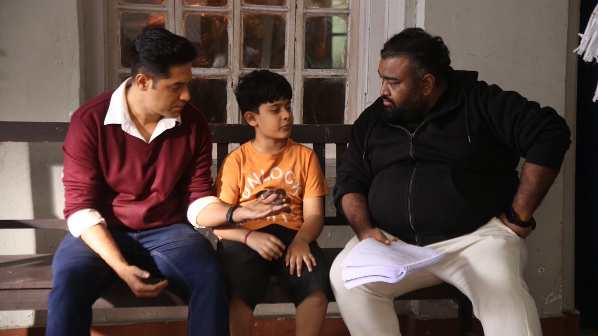 VikramChatterje's tweet photo. And in the mean while, we wrapped up shooting for #AbhirupGhosh’s cop drama #Mrigaya. Produced by Tenth Dimension Entertainment. 🙌🏻🤗
#Abhirup #Ritwickda @Anirban_C_ @iamsaaurav @RezwanRS360 @PriyankaSarkarB #Susmita #Ananya #SubhodeepNaskar https://t.co/DpM6qSkw33