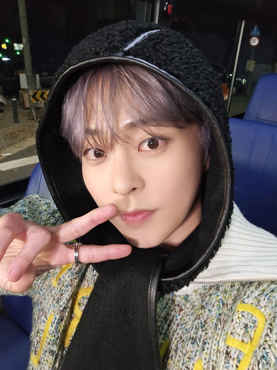 📸 100RED - 'The Last Christmas' MV Behind Photo

weverse.io/xiumin/media/3…

#시우민 #XIUMIN #The_Last_Christmas